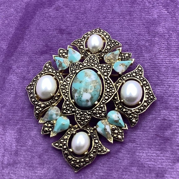 Vintage Sarah Coventry  Brooch with Turquoise and Pearl Accents - Picture 2 of 6